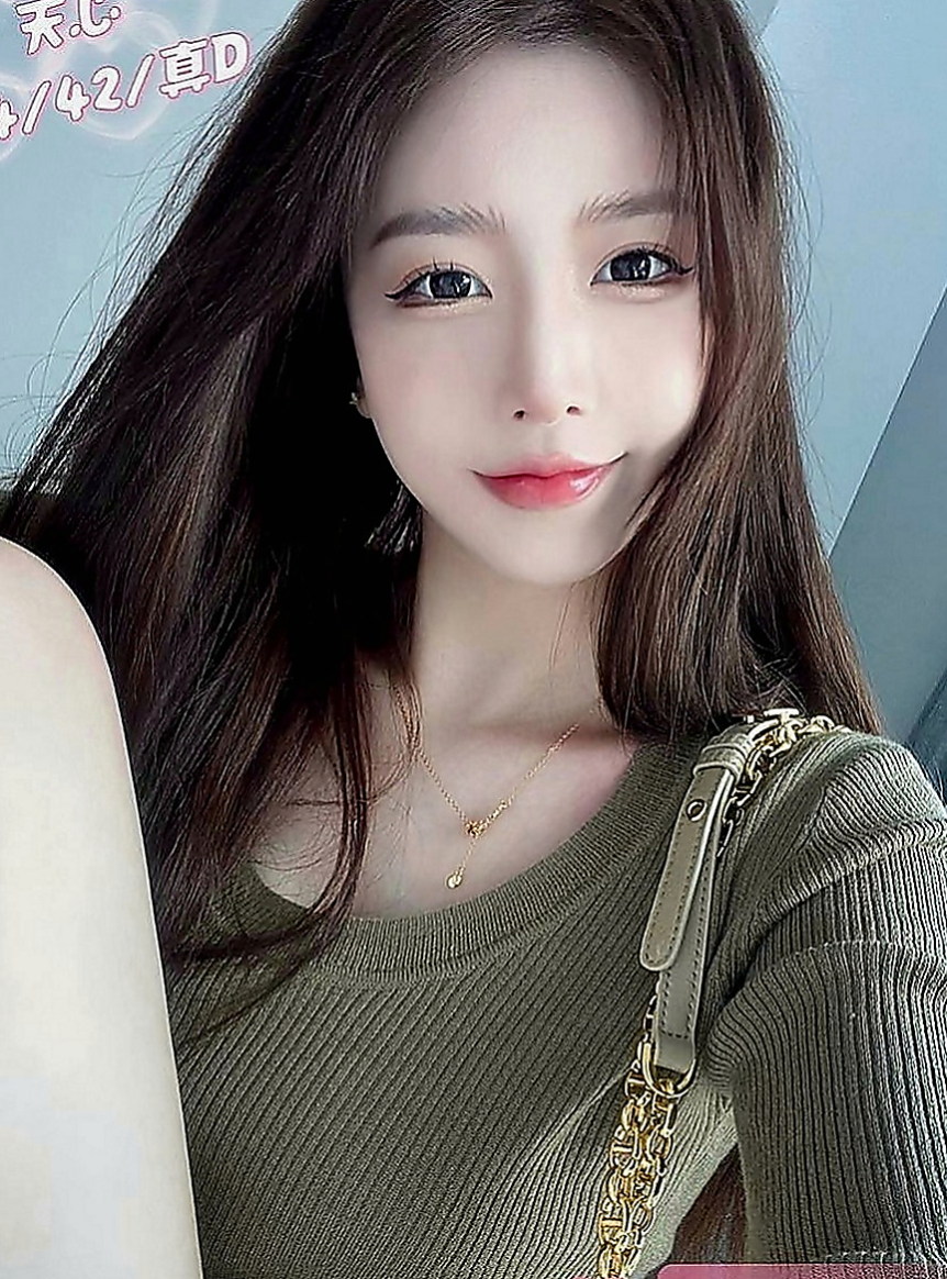 前金找女人：恩惠 |清純小美女|167cm|51kg|D罩杯|22歲|有腰有屁股手感好 奶可一把抓  希望能給大家留個好印象喔 ~