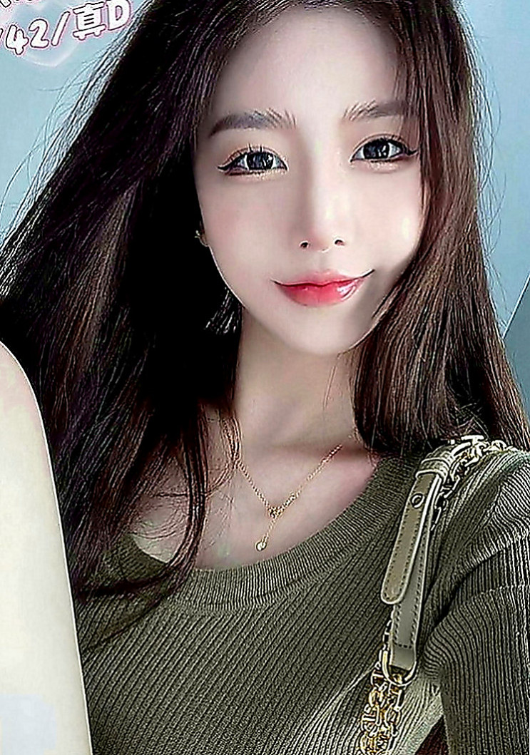 前金找女人：恩惠 |清純小美女|167cm|51kg|D罩杯|22歲|有腰有屁股手感好 奶可一把抓  希望能給大家留個好印象喔 ~