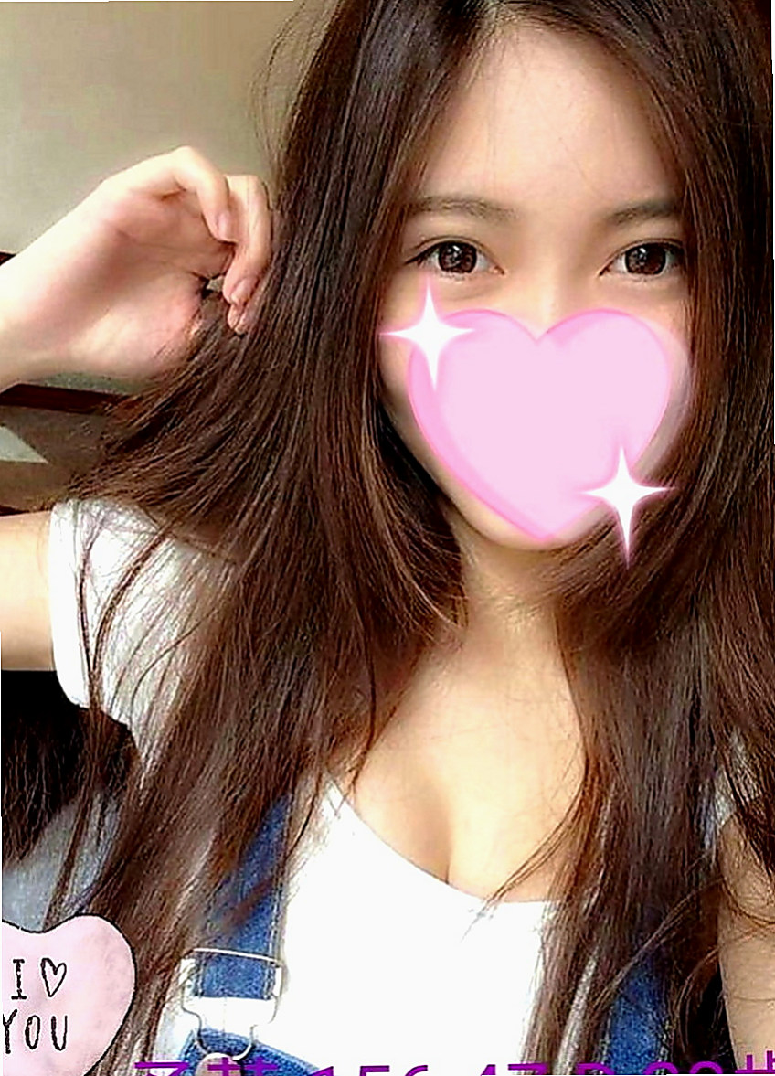 南投外送茶|外約茶：葉子 |上班族|165cm|51kg|D罩杯|19歲|她喜歡穿情趣絲襪 慾望很大 上班的時候經常都是穿的丁字褲 豐滿的胸部穿襯衫