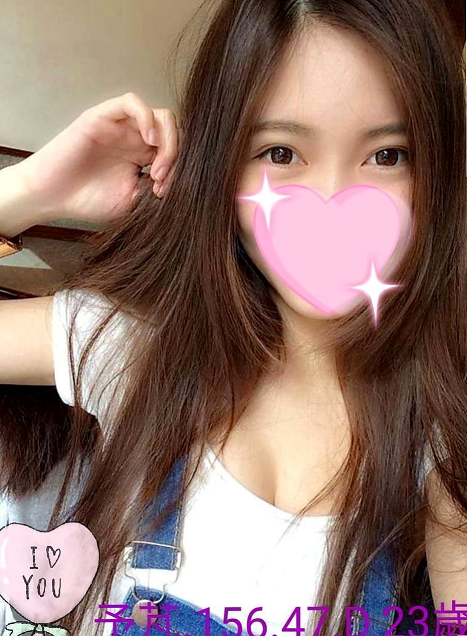 南投外送茶|外約茶：葉子 |上班族|165cm|51kg|D罩杯|19歲|她喜歡穿情趣絲襪 慾望很大 上班的時候經常都是穿的丁字褲 豐滿的胸部穿襯衫