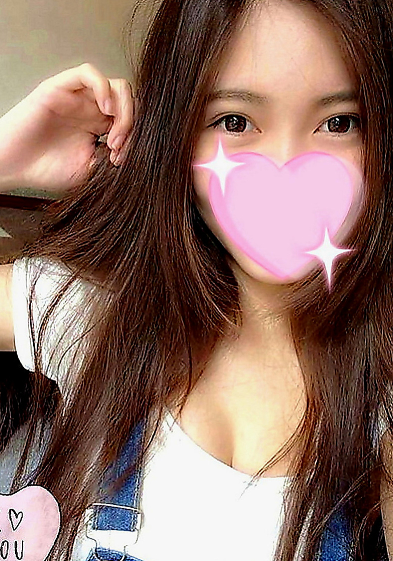 南投外送茶|外約茶：葉子 |上班族|165cm|51kg|D罩杯|19歲|她喜歡穿情趣絲襪 慾望很大 上班的時候經常都是穿的丁字褲 豐滿的胸部穿襯衫